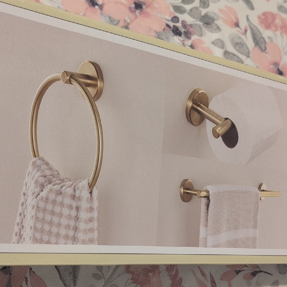 Luxurious Gold Bath Accessory Set